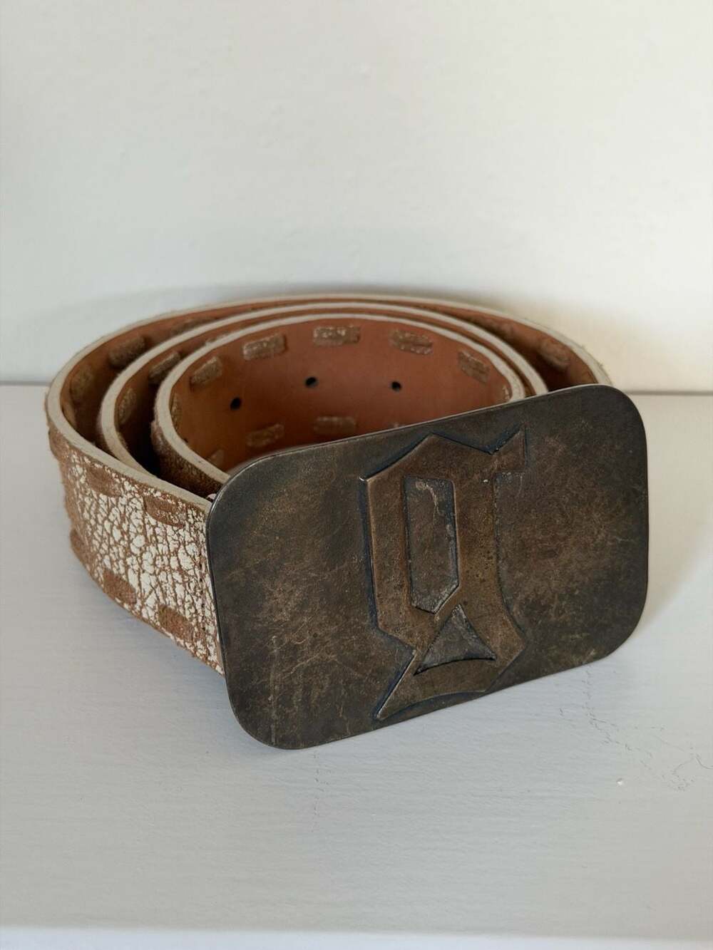 John Galliano Vintage G Logo Metal Plate Buckle Crackle Leather Belt